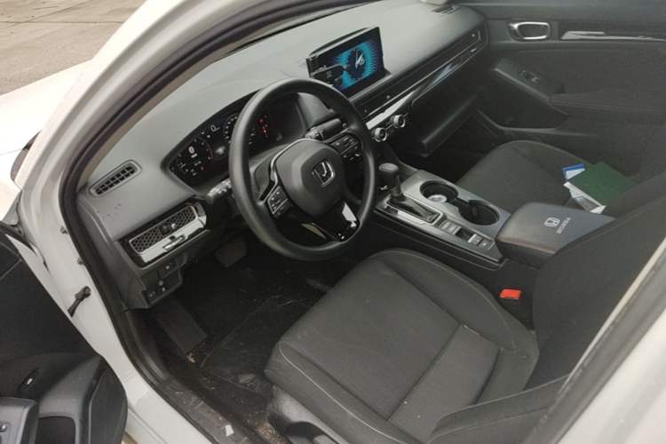 Used Honda Civic 2022 240TURBO CVT Dynamic Edition Left Front Seat