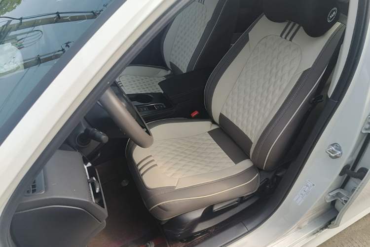 Used Honda Civic 2022 240TURBO CVT Dynamic Edition Left Front Seat