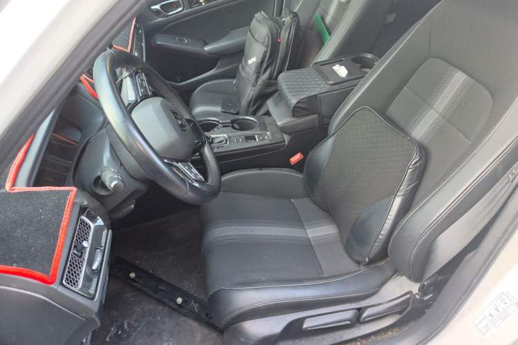 Used Honda Civic 2022 240TURBO CVT Dynamic Edition Left Front Seat