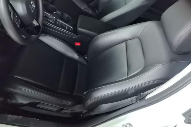 Used Honda Civic 2022 240TURBO CVT Dynamic Edition Left Front Seat