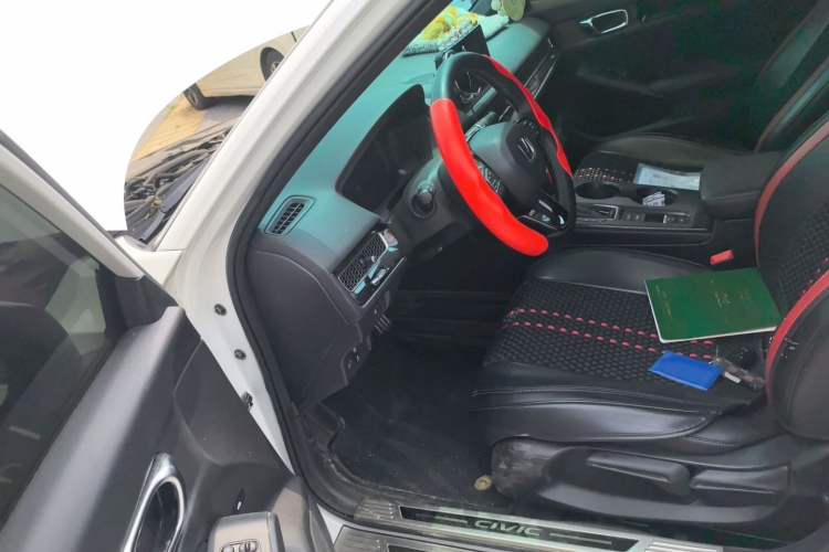 Used Honda Civic 2022 240TURBO CVT Dynamic Edition Left Front Seat