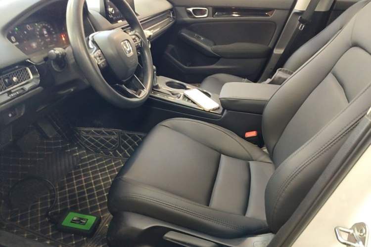 Used Honda Civic 2022 240TURBO CVT Dynamic Edition Left Front Seat