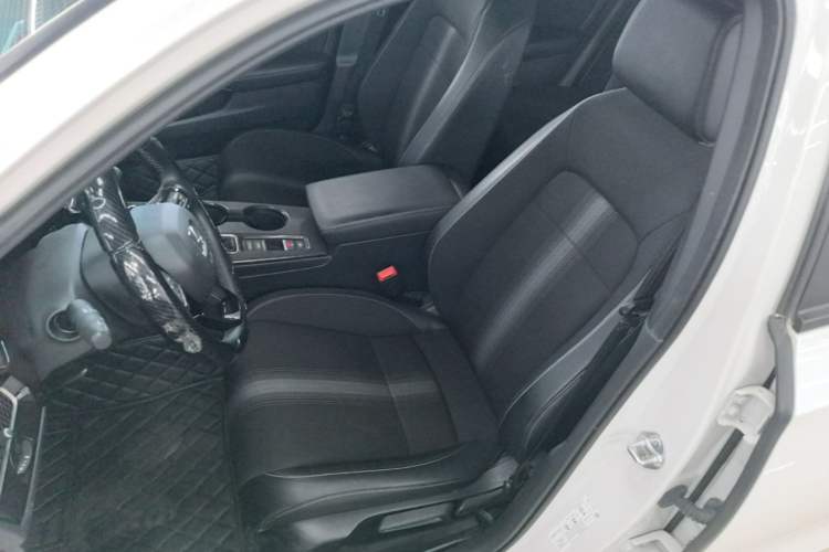 Used Honda Civic 2022 240TURBO CVT Dynamic Edition Left Front Seat