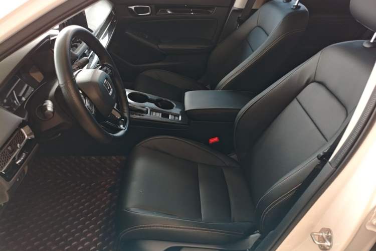 Used Honda Civic 2022 240TURBO CVT Dynamic Edition Left Front Seat