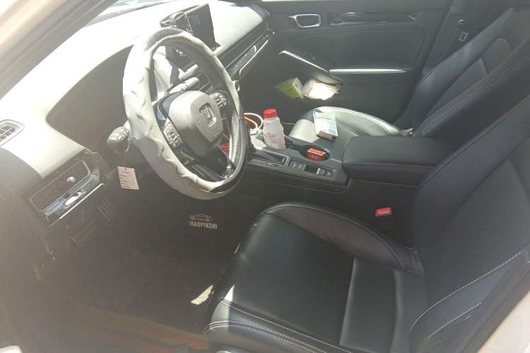 Used Honda Civic 2022 240TURBO CVT Dynamic Edition Left Front Seat