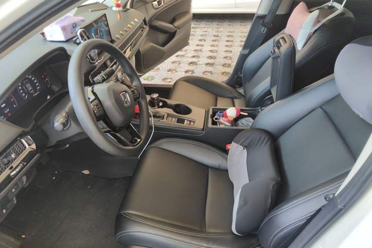 Used Honda Civic 2022 240TURBO CVT Dynamic Edition Left Front Seat