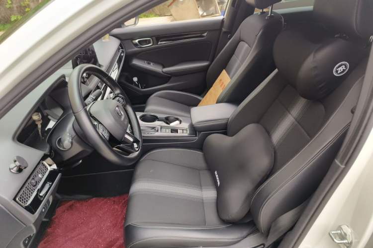 Used Honda Civic 2022 240TURBO CVT Dynamic Edition Left Front Seat