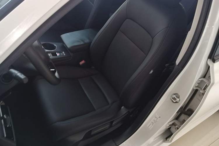 Used Honda Civic 2022 240TURBO CVT Dynamic Edition Left Front Seat