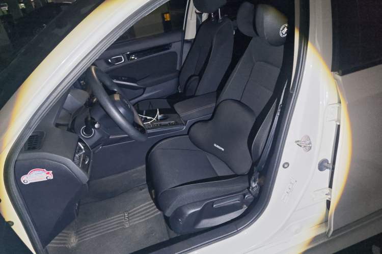 Used Honda Civic 2022 240TURBO CVT Dynamic Edition Left Front Seat