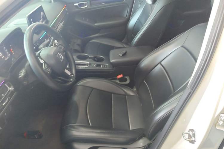Used Honda Civic 2022 240TURBO CVT Dynamic Edition Left Front Seat