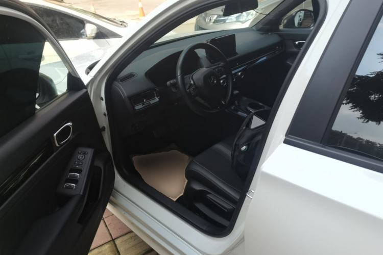 Used Honda Civic 2022 240TURBO CVT Dynamic Edition Left Front Seat