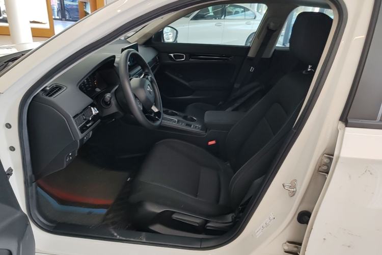 Used Honda Civic 2022 240TURBO CVT Dynamic Edition Left Front Seat