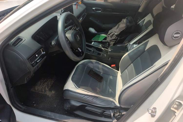 Used Honda Civic 2022 240TURBO CVT Dynamic Edition Left Front Seat