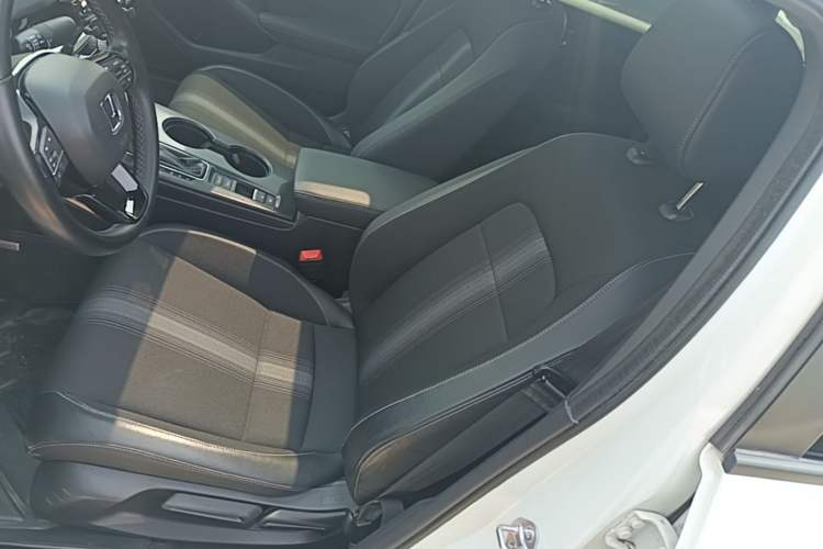 Used Honda Civic 2022 240TURBO CVT Dynamic Edition Left Front Seat