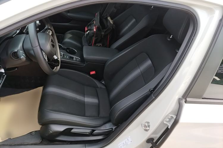 Used Honda Civic 2022 240TURBO CVT Dynamic Edition Left Front Seat
