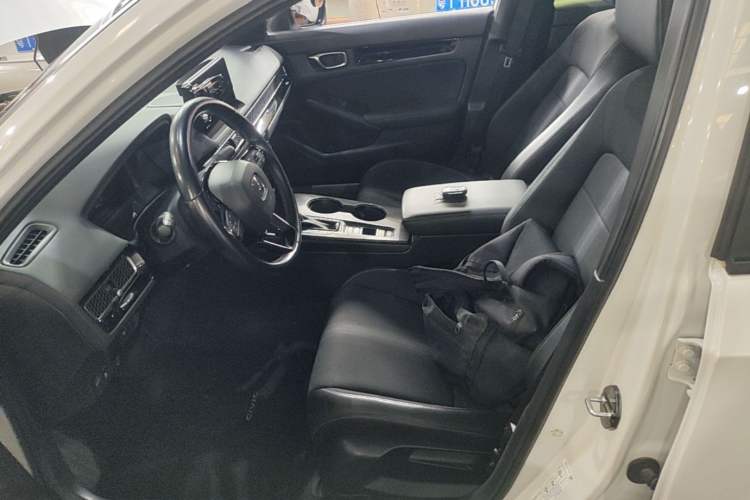 Used Honda Civic 2022 240TURBO CVT Dynamic Edition Left Front Seat