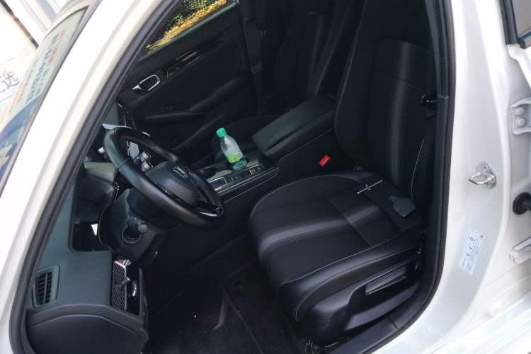 Used Honda Civic 2022 240TURBO CVT Dynamic Edition Left Front Seat