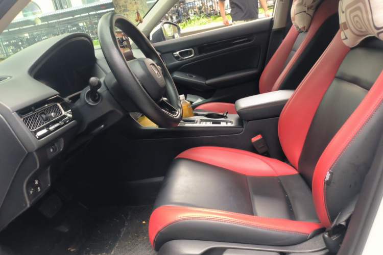 Used Honda Civic 2022 240TURBO CVT Dynamic Edition Left Front Seat