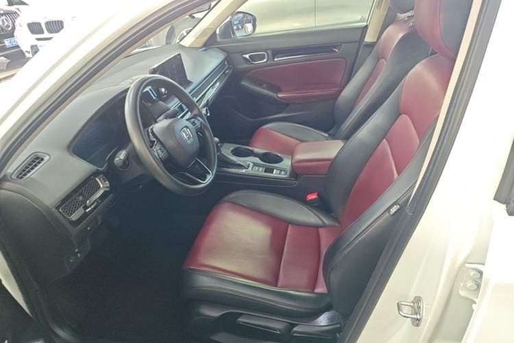 Used Honda Civic 2022 240TURBO CVT Dynamic Edition Left Front Seat