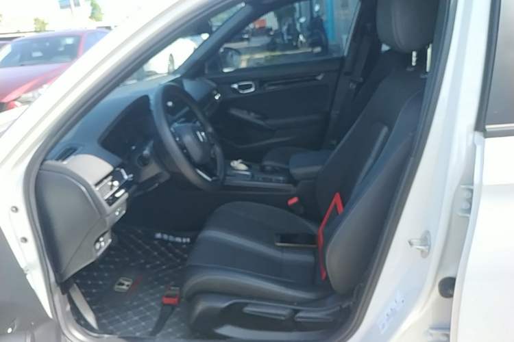 Used Honda Civic 2022 240TURBO CVT Dynamic Edition Left Front Seat