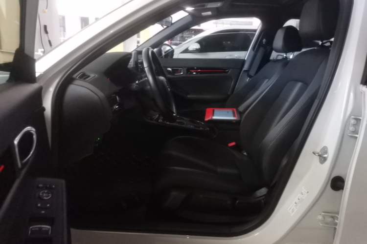 Used Honda Civic 2022 240TURBO CVT Dynamic Edition Left Front Seat