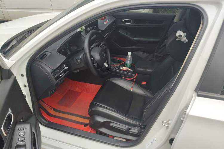 Used Honda Civic 2022 240TURBO CVT Dynamic Edition Left Front Seat