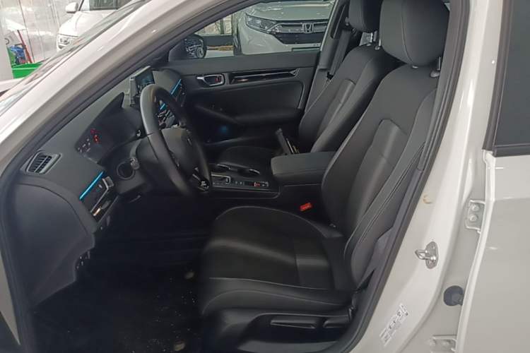 Used Honda Civic 2022 240TURBO CVT Dynamic Edition Left Front Seat