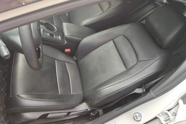 Used Honda Civic 2022 240TURBO CVT Dynamic Edition Left Front Seat