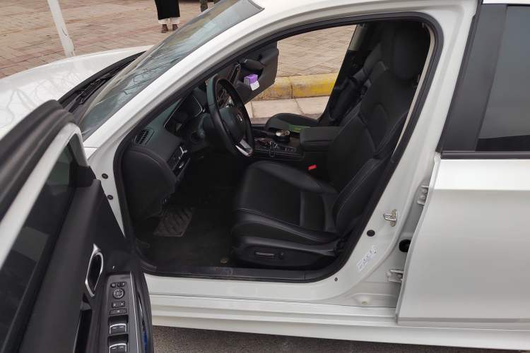 Used Honda Civic 2022 240TURBO CVT Dynamic Control Version Left Front Seat