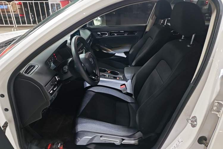 Used Honda Civic 2022 240TURBO CVT Dynamic Edition Left Front Seat