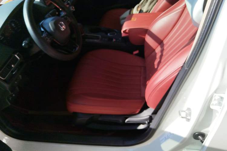 Used Honda Civic 2022 240TURBO CVT Dynamic Edition Left Front Seat