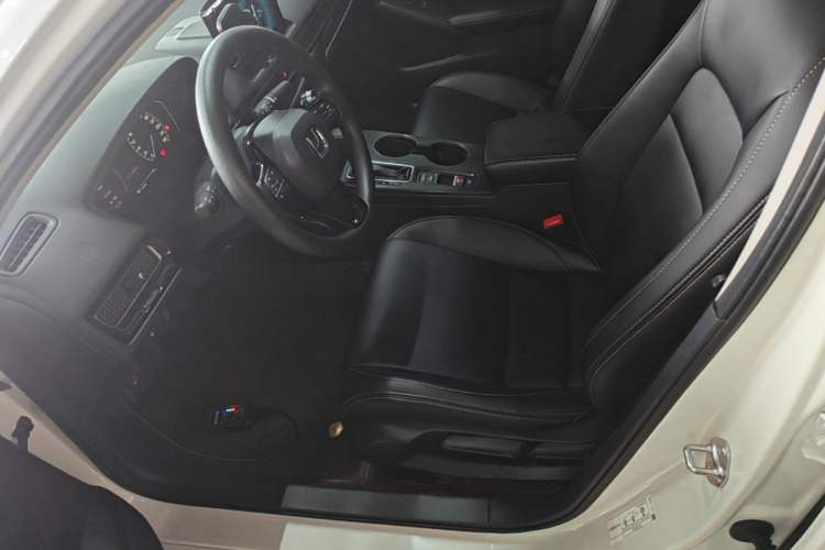 Used Honda Civic 2022 240TURBO CVT Dynamic Edition Left Front Seat