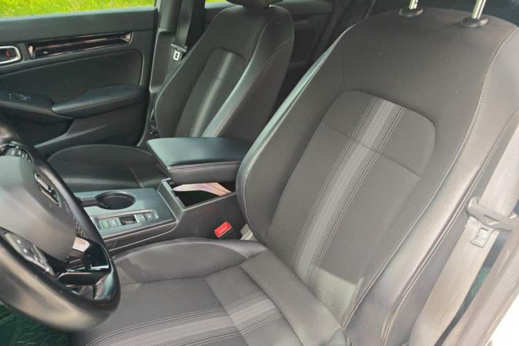 Used Honda Civic 2022 240TURBO CVT Dynamic Edition Left Front Seat