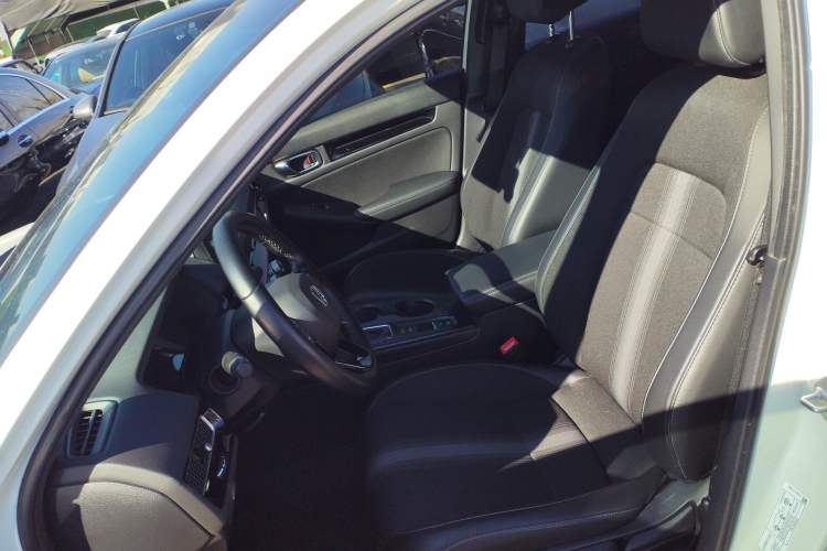 Used Honda Civic 2022 240TURBO CVT Dynamic Edition Left Front Seat