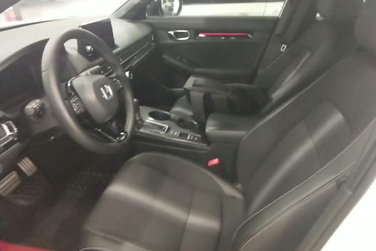 Used Honda Civic 2022 240TURBO CVT Dynamic Edition Left Front Seat