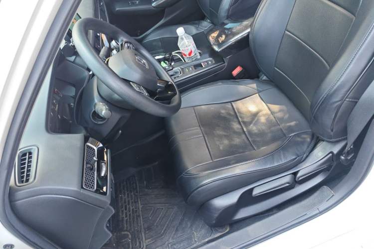 Used Honda Civic 2022 240TURBO CVT Dynamic Edition Left Front Seat