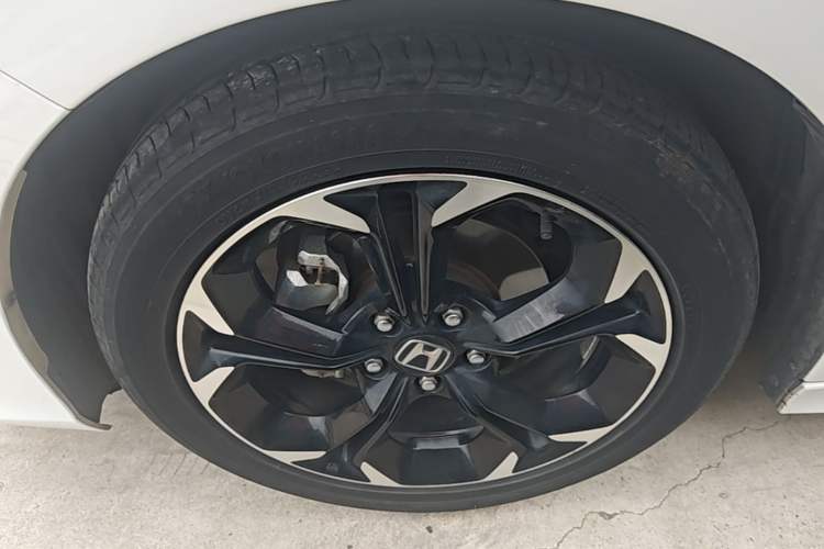 Used Honda Civic 2022 240TURBO CVT Dynamic Edition Left Front Wheel Hub