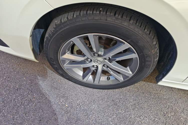 Used Honda Civic 2022 240TURBO CVT Dynamic Edition Left Front Wheel Hub