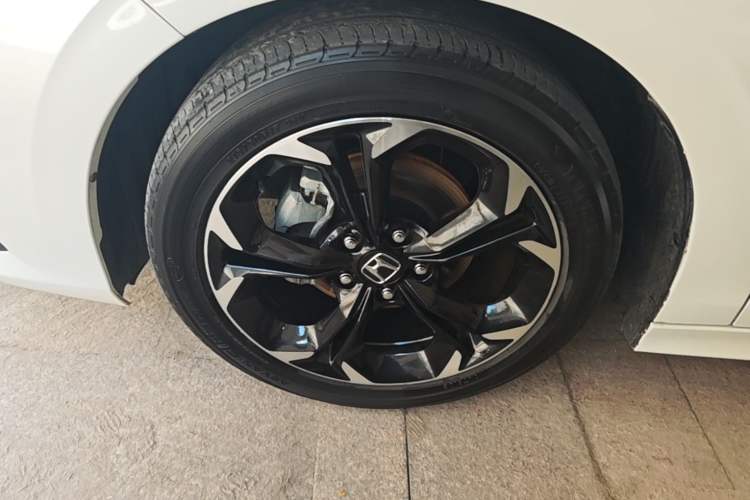 Used Honda Civic 2022 240TURBO CVT Dynamic Edition Left Front Wheel Hub