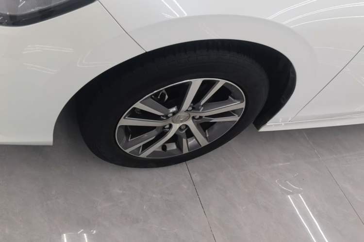 Used Honda Civic 2022 240TURBO CVT Dynamic Edition Left Front Wheel Hub