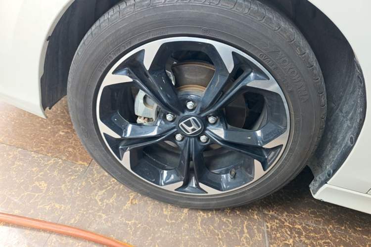 Used Honda Civic 2022 240TURBO CVT Dynamic Edition Left Front Wheel Hub