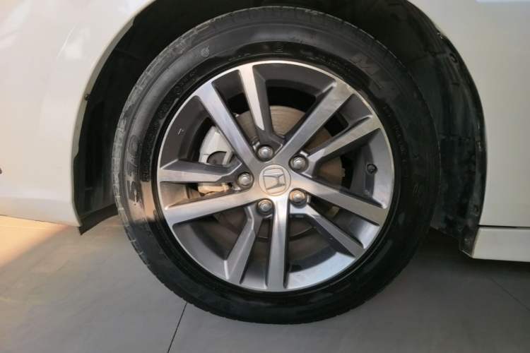 Used Honda Civic 2022 240TURBO CVT Dynamic Edition Left Front Wheel Hub