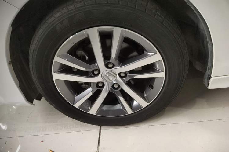 Used Honda Civic 2022 240TURBO CVT Dynamic Edition Left Front Wheel Hub