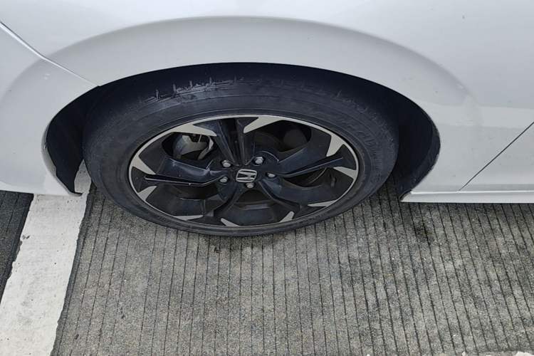 Used Honda Civic 2022 240TURBO CVT Dynamic Edition Left Front Wheel Hub