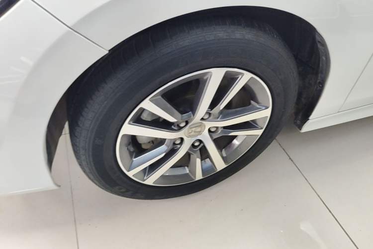 Used Honda Civic 2022 240TURBO CVT Dynamic Edition Left Front Wheel Hub