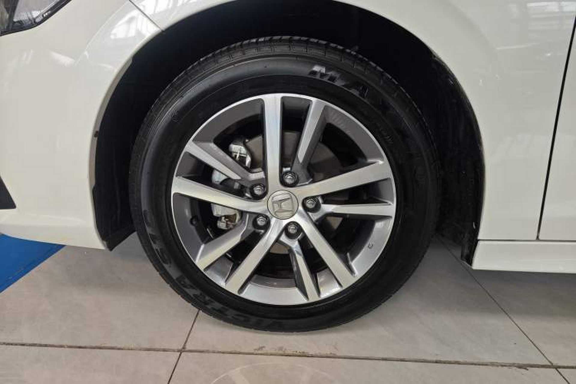 Used Honda Civic 2022 240TURBO CVT Dynamic Edition Left Front Wheel Hub