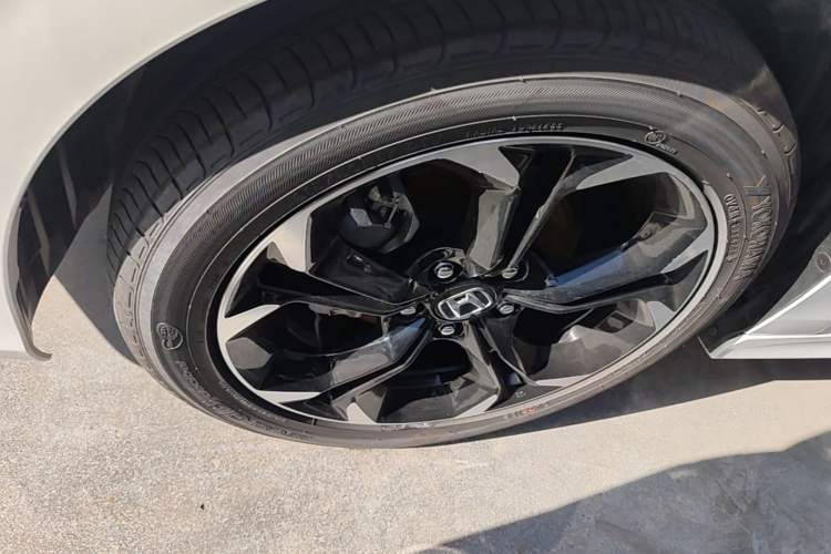 Used Honda Civic 2022 240TURBO CVT Dynamic Edition Left Front Wheel Hub