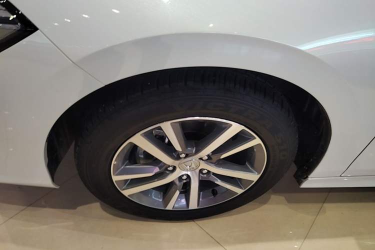 Used Honda Civic 2022 240TURBO CVT Dynamic Edition Left Front Wheel Hub