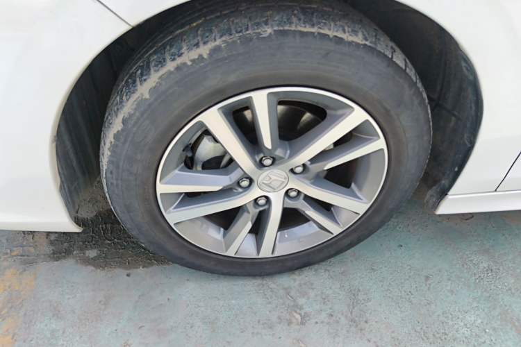 Used Honda Civic 2022 240TURBO CVT Dynamic Edition Left Front Wheel Hub