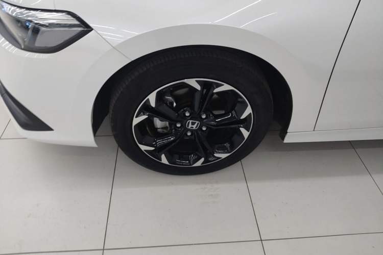 Used Honda Civic 2022 240TURBO CVT Dynamic Edition Left Front Wheel Hub